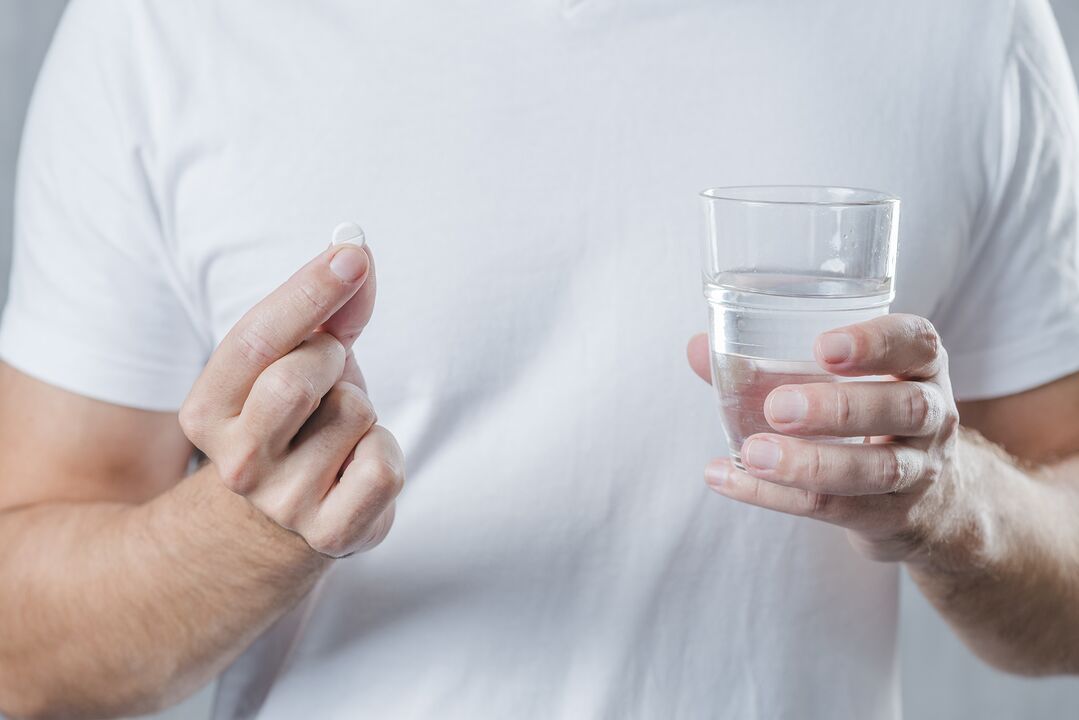L'uomo accetta zxcvbnmqwert dalla prostatite